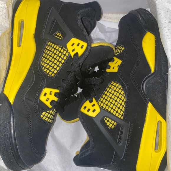 retro 4 thunder yellow